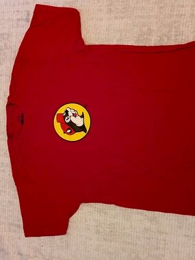 Red Bucees T‑Shirt with L Mascot Logo XL